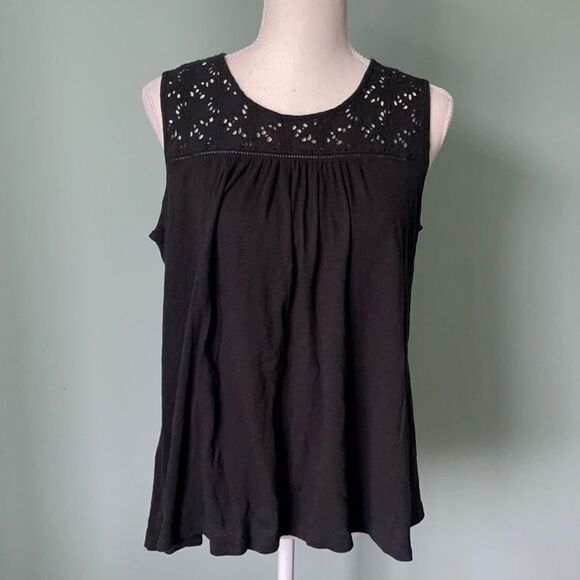 DENVER Hayes Sleeveless Top With Yoke Detail Size Medium - Picture 2 of 4